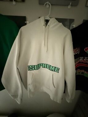 2019 Supreme White Hoodie